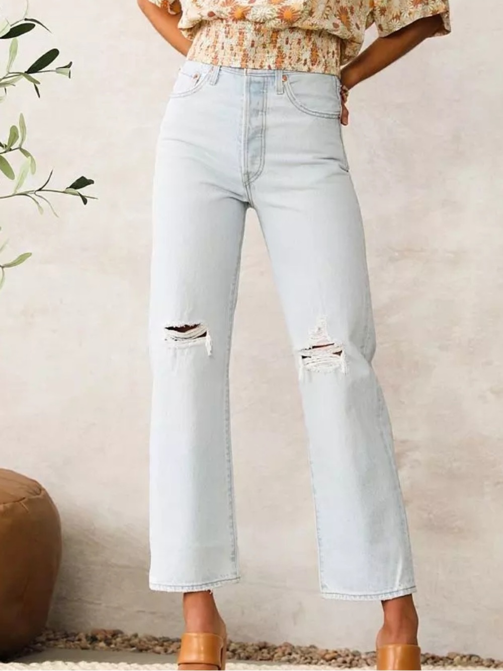 Levi’s Premium Ribcage Straight Ankle Jeans Size 28